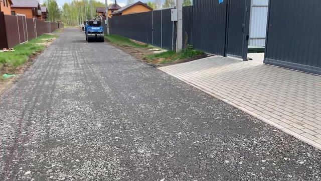 Укладка асфальтовой крошки с поливкой битумной эмульсии в СНТ Воскресенское-2 смотреть онлайн