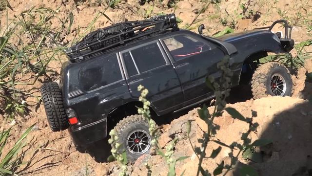 КРУЗАК С ВЫХЛОПОМ на бездорожье ... RC Scale car Land Cruiser MST CFX-W смотреть онлайн