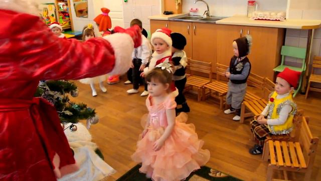 Новогодний утренник. Ясельки смотреть онлайн