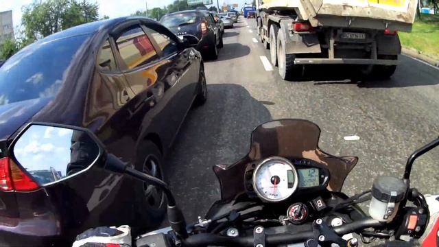 Городской движ на мотоцикле. Спортбайк или Стрит? смотреть онлайн