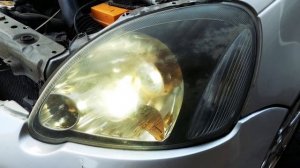 Ревизия TOYOTA Yaris. Замена воздушного фильтра и ксенона, полировка фар и восстановление БК