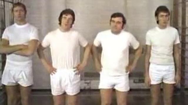 Self Defence - Monty Python смотреть онлайн