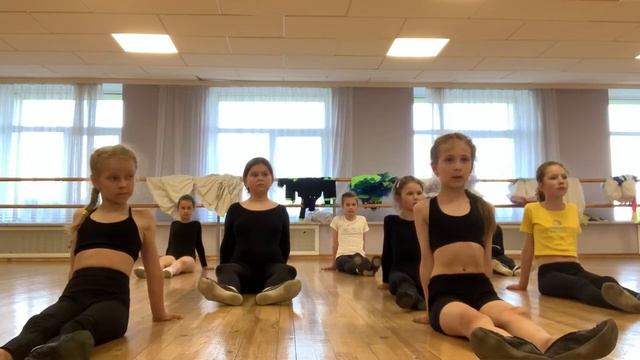 Открытый урок по хореографии (разминка) смотреть онлайн