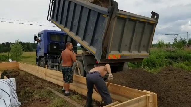 Песок некондиция по 120 рублей за тонну, доставка самосвалом д. Луговая 30 тн смотреть онлайн