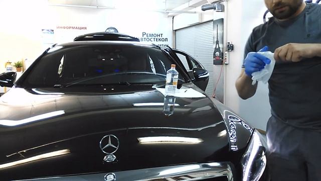 Замена защитной плёнки лобового стекла на состав "антидождь".Mersedes S класс смотреть онлайн