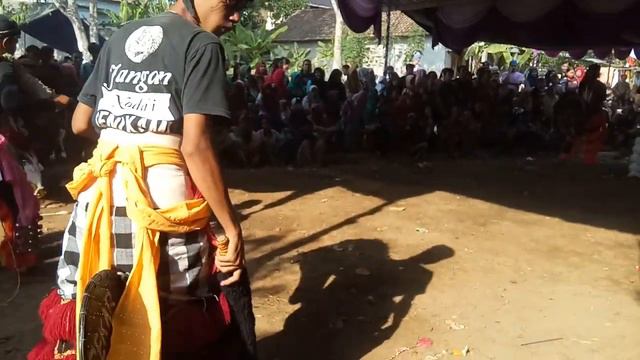 Tarian njur in Marnan f't (Sekar Budoyo Rajawali Baturaja) смотреть онлайн