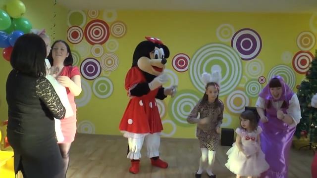 Микки и Минни Маус на Детский праздник.