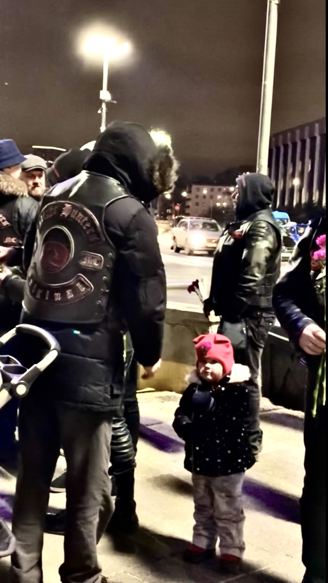 #мотоклуб #возложениецветов Байкеры возложили цветы в день 80-летия прорыва блокады Ленинграда смотреть онлайн