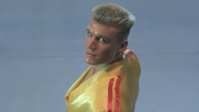 Тайсон Фьюри выходя против Щварца , подражал именно этому ..... смотреть онлайн