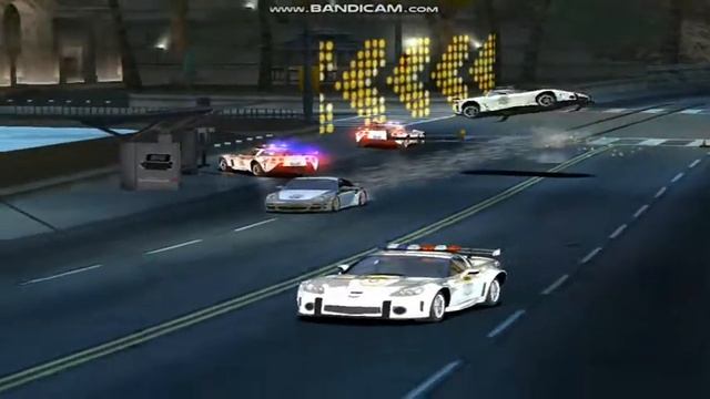 Need For Speed Carbon: Porsche 911 Turbo (1) VS. Wolf смотреть онлайн