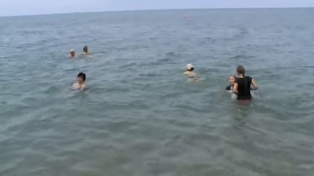 Дивноморское 2019 Часть 2. Начало курортного сезона Городской пляж Вода Погода смотреть онлайн