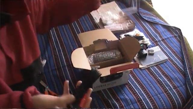 Unpacking Canon Legria HF200 смотреть онлайн