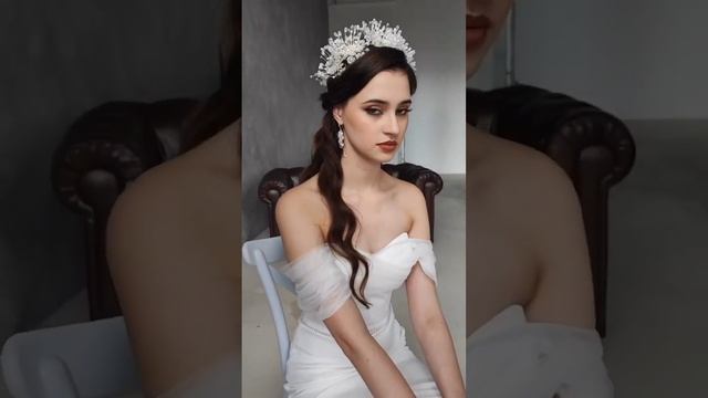 Шикарная диадема для невесты #украшенияручнойработы #свадебныеукрашения #диадема #серьги смотреть онлайн