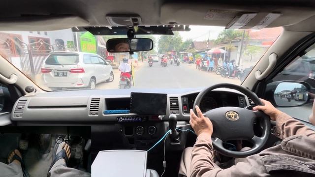 Test Drive Toyota Hiace Commuter 2013 смотреть онлайн
