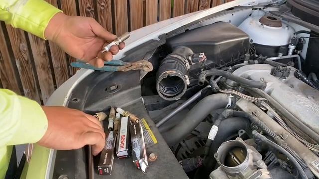 Cómo hacer cambio de bujías (Chevrolet Malibu)2008-2012 смотреть онлайн