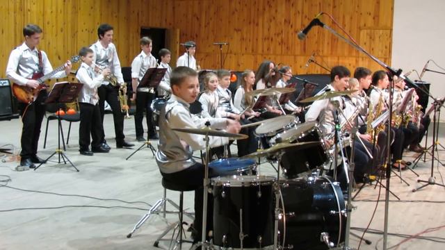 Arturo Sandoval - Funky Cha-Cha - Orchestra "Little Band" and Drummer Daniel Varfolomeyev 12 years смотреть онлайн