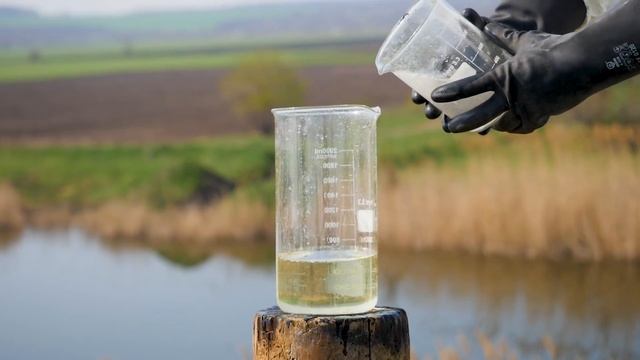 Что если КИСЛОТУ ВЫЛИТЬ НА КРЫШУ АВТО .!? смотреть онлайн