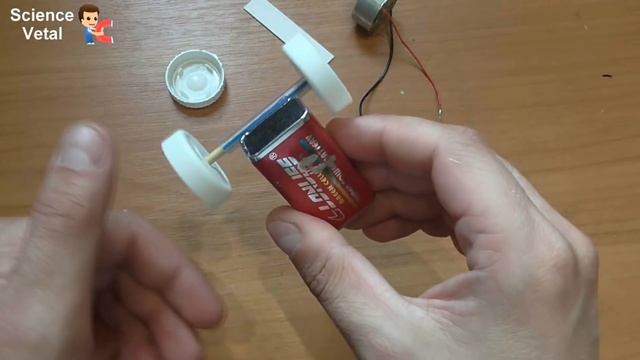 How to make a car that goes by itself // Как сделать машинку которая сама ездит смотреть онлайн