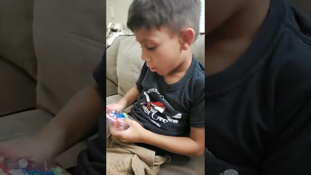 Roblox Robot 64: Beebo Toy Unboxing -Gamestop Toy смотреть онлайн