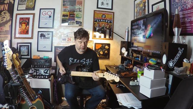 First play of the FENDER LIMITED RUN MADE IN JAPAN HYBRID II STRATOCASTER BLACKOUT смотреть онлайн