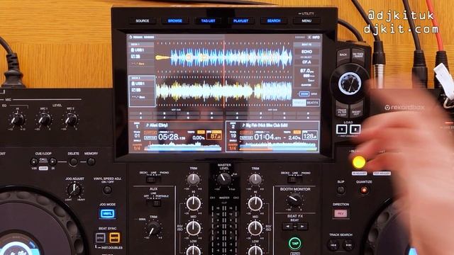 Pioneer DJ XDJ-RX3 vs XDJ-RX2 comparison - What's changed, and should you upgrade?#TheRatcave смотреть онлайн