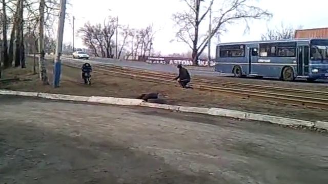 Красивый полёт на скутере...Смотреть всем... смотреть онлайн