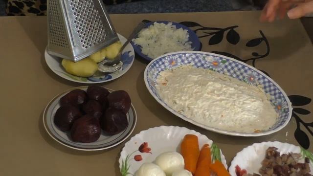 СЕЛЕДКА ПОД ШУБОЙ КЛАССИЧЕСКИЙ РЕЦЕПТ//ПОШАГОВЫЙ РЕЦЕПТ//САМЫЙ ВКУСНЫЙ САЛАТ смотреть онлайн