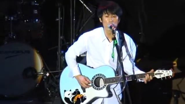 kuan chang with Ovation panda custom guitar смотреть онлайн