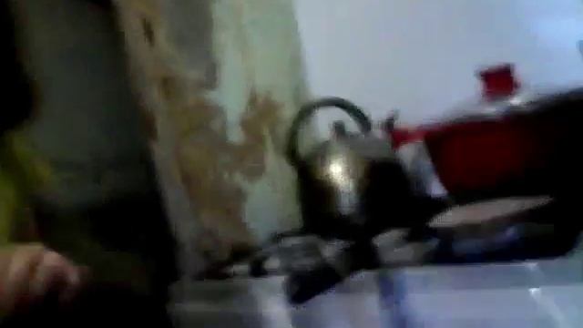 Помогаем маме печём блины смотреть онлайн