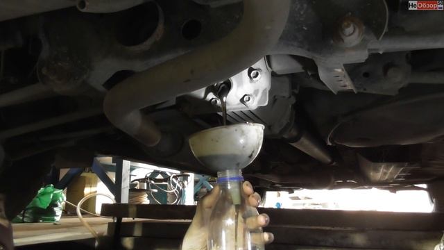Замена масла в трансмиссии Рено Дастер 4х4 2.0МТ, заводской недолив смотреть онлайн