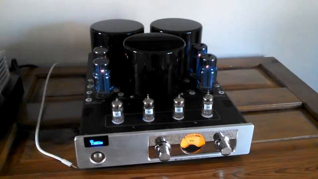 pro-ject record player Yaqin tube amp Marantz Speakers playing The Black Crowes. смотреть онлайн