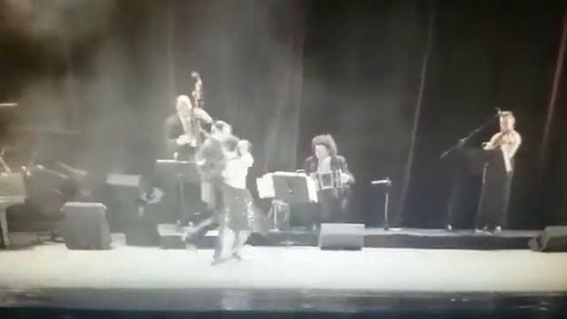 Fabián Irusquibelar, exponente local del tango en el Mundo смотреть онлайн