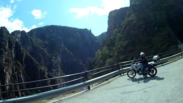 Goldwing Unsersbande - Route gorges de Daluis arrivée point de vue смотреть онлайн