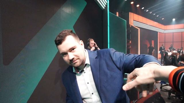 Looking Good On And Off The Rift | LEC Vlog смотреть онлайн