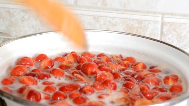 КАК СВАРИТЬ КИСЕЛЬ из ВИШНИ. РЕЦЕПТ ВКУСНОГО НАПИТКА. СЛАДКИЙ ВИШНЕВЫЙ ДЕСЕРТ из ДЕТСТВА. смотреть онлайн