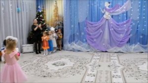 Новогодний утренник в средней группе «Росток».