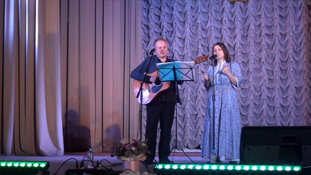 "О Родине" исполняют Блохина Яна, партия гитары Алексей Шадварин (красивая песня под гитару) смотреть онлайн