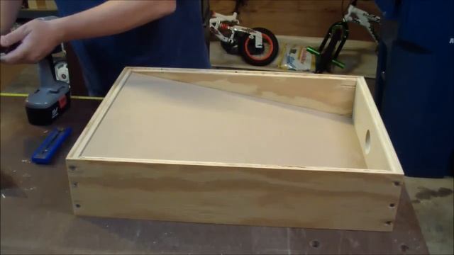 How to Make a Bench Top Sander Table (woodlogger.com) смотреть онлайн