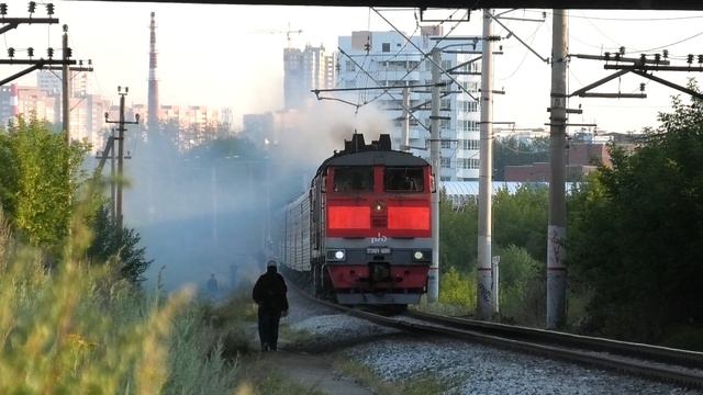 2ТЭ10У-0305 с пассажирским поездом Уфа - Приобье смотреть онлайн