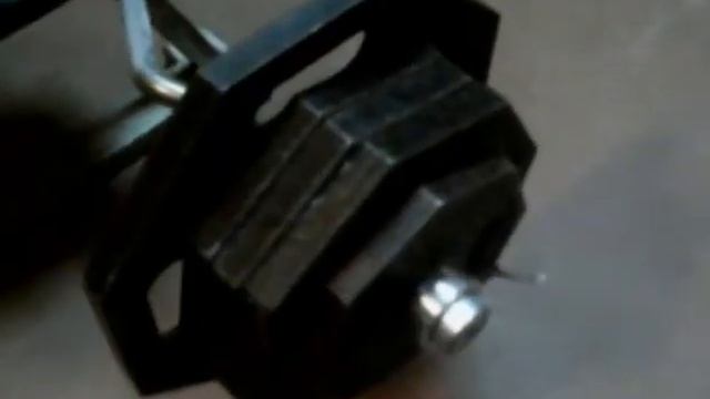 ШТАНГА 117 КГ И 122 КГ НА БИЦЕПС СТОЯ! ЧИТИНГ!! TWO-HAND 117 KG AND 122 KG BARBELL CHEAT BICEPS CUR смотреть онлайн