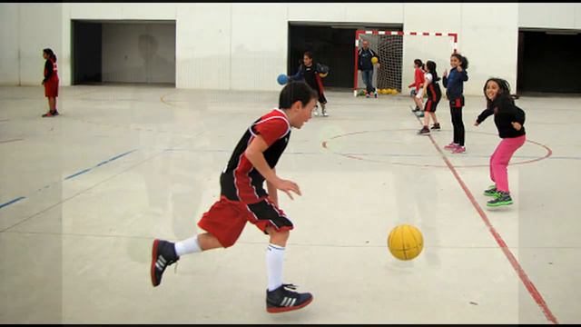 Entrenament Escola Lola Anglada смотреть онлайн