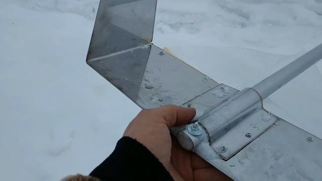 Очистка крыши от снега. Самый простой способ-снегорез. смотреть онлайн