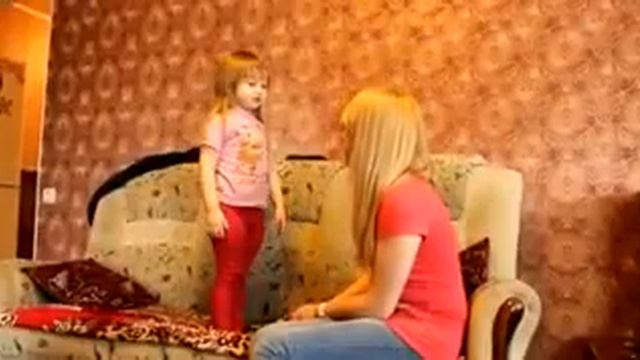 Девочка сказала лук а та ей стукнула