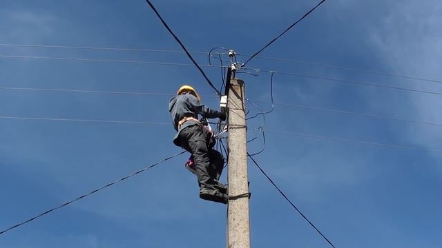 Работа на когтях. Установка умных счетчиков. смотреть онлайн