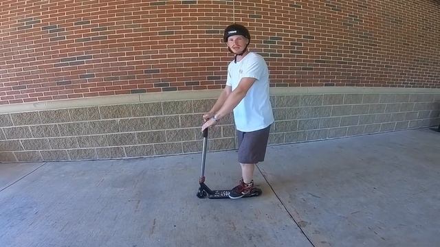HOW TO BARSPIN ON A SCOOTER смотреть онлайн