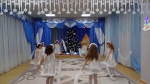 Детский новогодний танец «Вальс Снежинок»