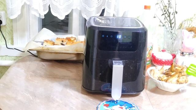 Готовим куриные окорочка в фритюрнице BioloMix Cooking chicken thighs in a fryer смотреть онлайн