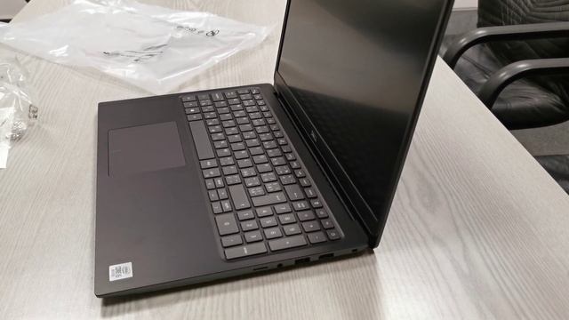 DELL Vostro 5590 Notebook Unboxing смотреть онлайн