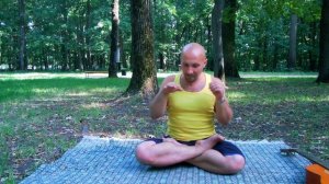 Опасность стойки на голове, ширшасана опасность, стойка на голове вред, ширшасана вред