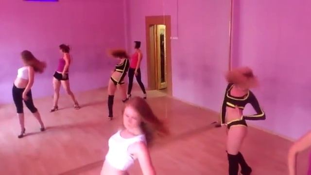 StripGo. Марианна Мяделец Школа танца на пилоне и стретчинга PoleDeluxe Витебск! смотреть онлайн